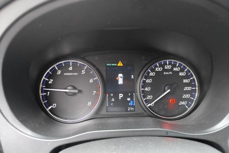 Used Mitsubishi Outlander 2019 2.4L Two-Wheel Drive ZhiXing Version 5 Seats China V Emission Standard Instrument Cluster