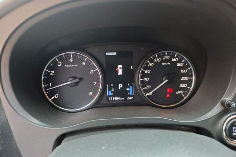 Used Mitsubishi Outlander 2019 2.4L 4x4 Zhi Xiang Edition 5 Seats China VI Standard Instrument Cluster