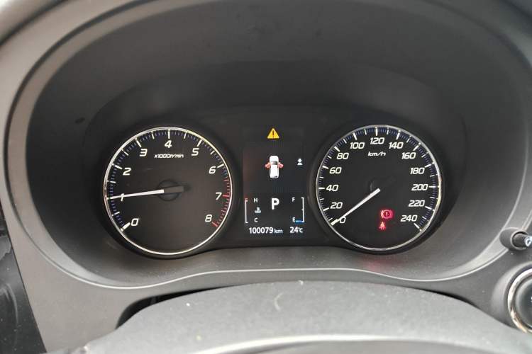 Used Mitsubishi Outlander 2019 2.0L Two-Wheel Drive Comfort Edition 5 Seats China V Standard Instrument Cluster