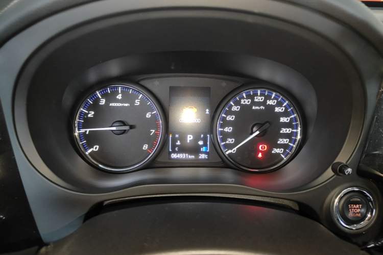 Used Mitsubishi Outlander 2019 2.0L Two-Wheel Drive Comfort Edition 7-Seater China VI Standard Instrument Cluster