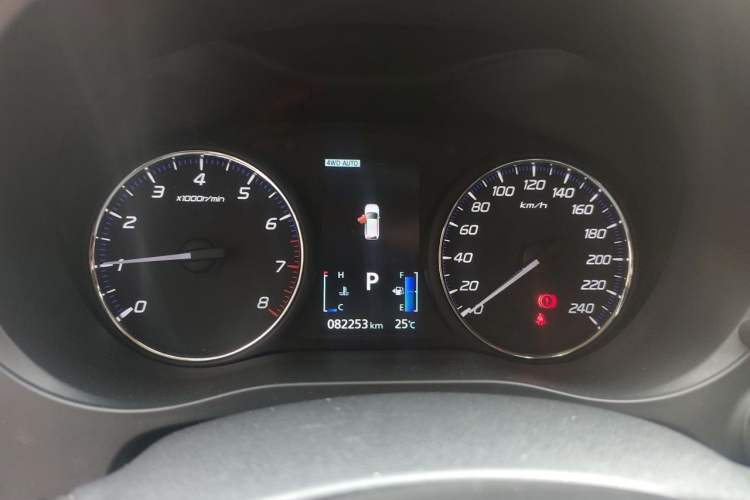 Used Mitsubishi Outlander 2019 2.4L 4x4 Zhi Xiang Edition 7 Seats China VI Standard Instrument Cluster