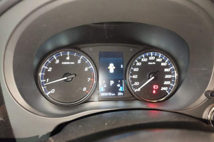 Used Mitsubishi Outlander 2019 2.0L Two-Wheel Drive Comfort Edition 5 Seats China VI Standard Instrument Cluster