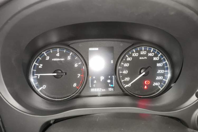 Used Mitsubishi Outlander 2019 2.4L 4x4 Zhi Xiang Edition 5 Seats China VI Standard Instrument Cluster