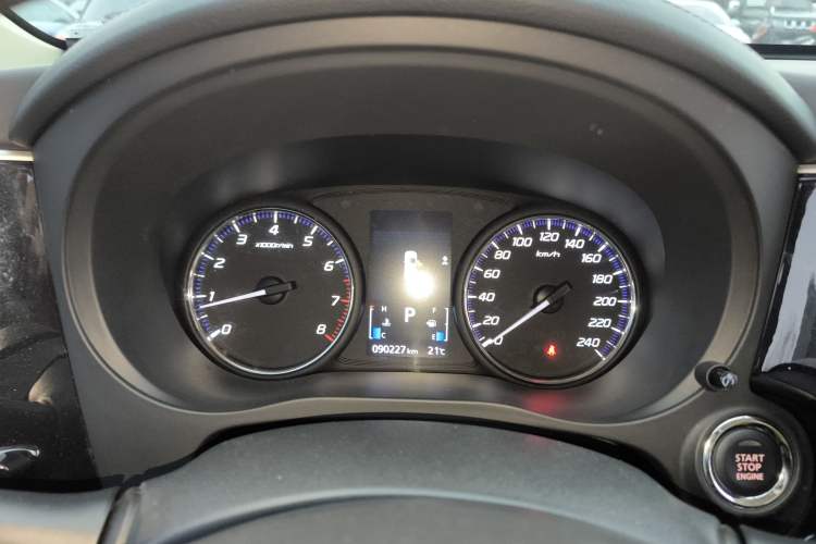 Used Mitsubishi Outlander 2019 2.0L Two-Wheel Drive Comfort Edition 5 Seats China VI Standard Instrument Cluster