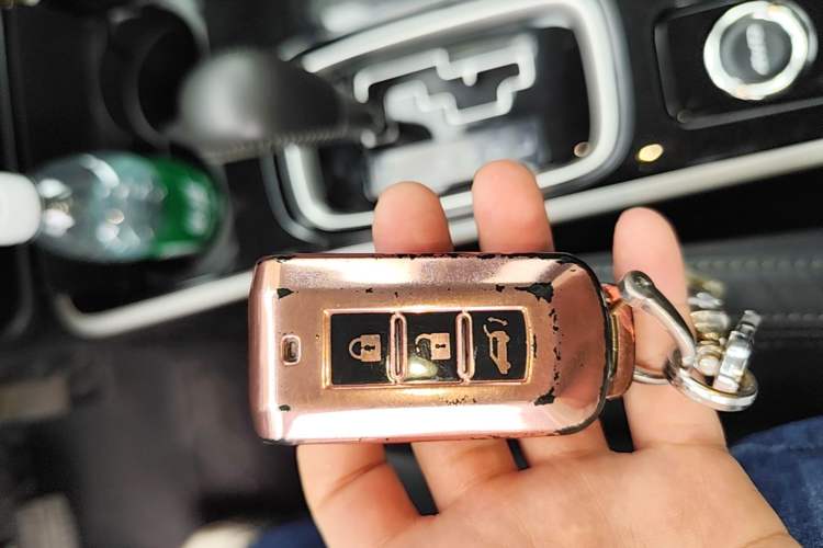 Used Mitsubishi Outlander 2019 2.4L 4x4 Zhi Xiang Edition 7 Seats China VI Standard Interior 1