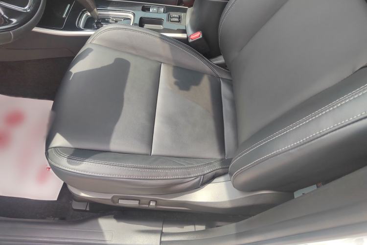 Used Mitsubishi Outlander 2019 2.0L Two-Wheel Drive Comfort Edition 7-Seater China VI Standard Interior 2