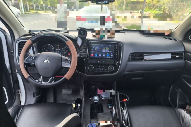 Used Mitsubishi Outlander 2019 2.0L Two-Wheel Drive Comfort Edition 5 Seats China V Standard Interior 2