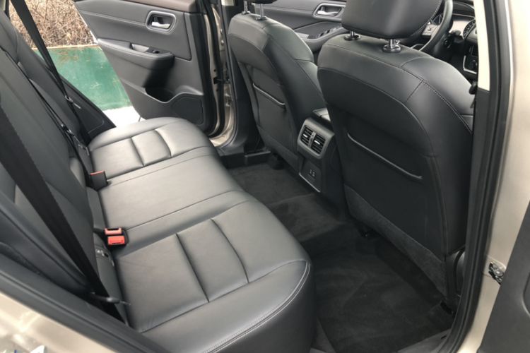 Used Mitsubishi Outlander 2019 2.4L Two-Wheel Drive ZhiXing Version 5 Seats China V Emission Standard Interior 2