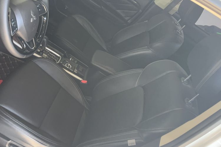 Used Mitsubishi Outlander 2019 2.4L 4x4 Zhi Xiang Edition 5 Seats China VI Standard Interior 4