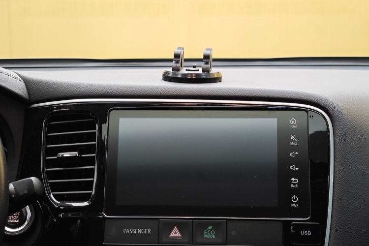 Used Mitsubishi Outlander 2019 2.0L Two-Wheel Drive Comfort Edition 5 Seats China VI Standard Interior 7