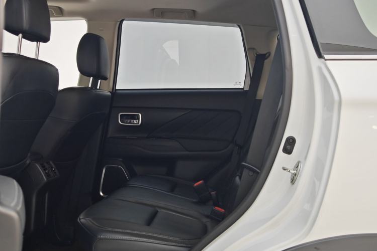 Used Mitsubishi Outlander 2019 2.4L 4x4 Zhi Xiang Edition 5 Seats China VI Standard Interior 7