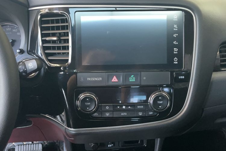 Used Mitsubishi Outlander 2019 2.4L 4x4 Zhi Xiang Edition 5 Seats China VI Standard Interior 7