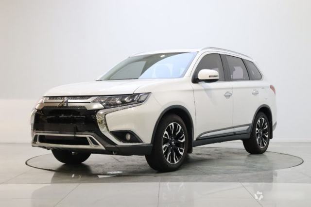 Ojetý Mitsubishi Outlander 2019 2.4L 4x4 Zhi Xiang Edition 5 Seats China V Emission Standard