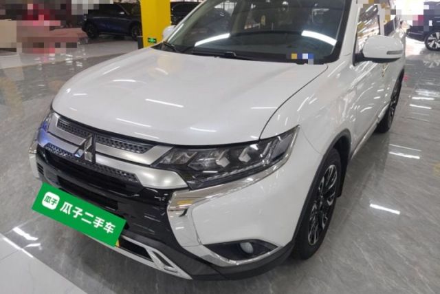 Used Mitsubishi Outlander 2019 2.4L 4x4 Zhi Xiang Edition 5 Seats China V Emission Standard