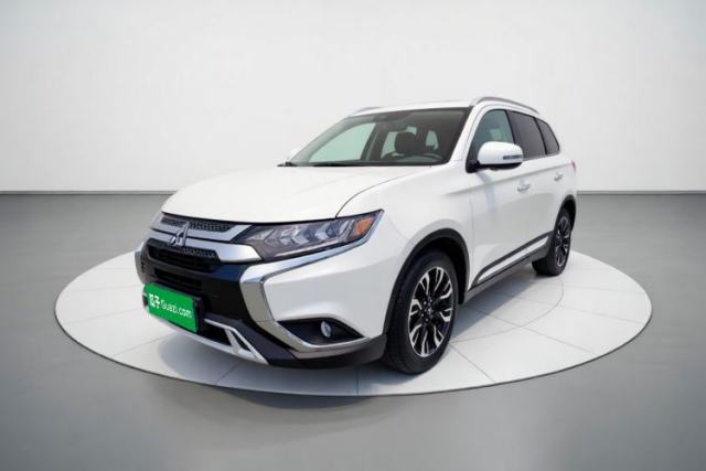 Used Mitsubishi Outlander 2019 2.4L 4x4 Zhi Xiang Edition 5 Seats China V Emission Standard
