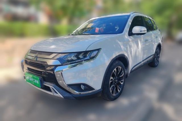 Used Mitsubishi Outlander 2019 2.4L 4x4 Zhi Xiang Edition 5 Seats China V Emission Standard