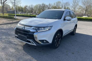 Used Mitsubishi Outlander 2019 2.0L Two-Wheel Drive Comfort Edition 5 Seats China VI Standard