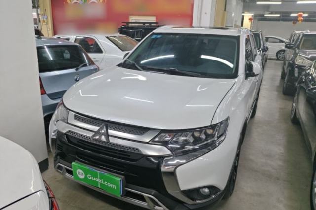 Used Mitsubishi Outlander 2019 2.4L 4x4 Zhi Xiang Edition 5 Seats China V Emission Standard