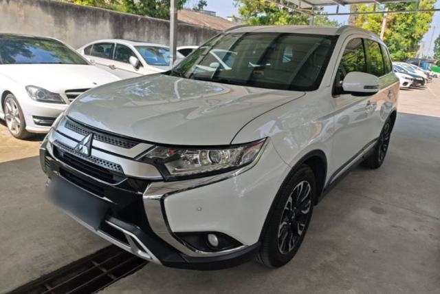 Used Mitsubishi Outlander 2019 2.0L Two-Wheel Drive Comfort Edition 5 Seats China V Standard