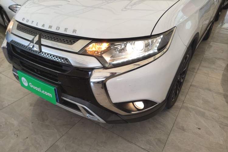 Used Mitsubishi Outlander 2019 2.0L Two-Wheel Drive Comfort Edition 5 Seats China VI Standard Left Front Headlight