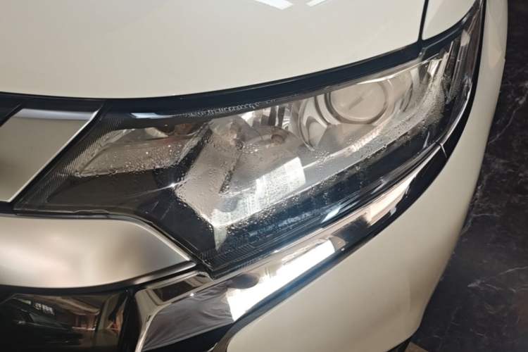 Used Mitsubishi Outlander 2019 2.0L Two-Wheel Drive Comfort Edition 5 Seats China VI Standard Left Front Headlight