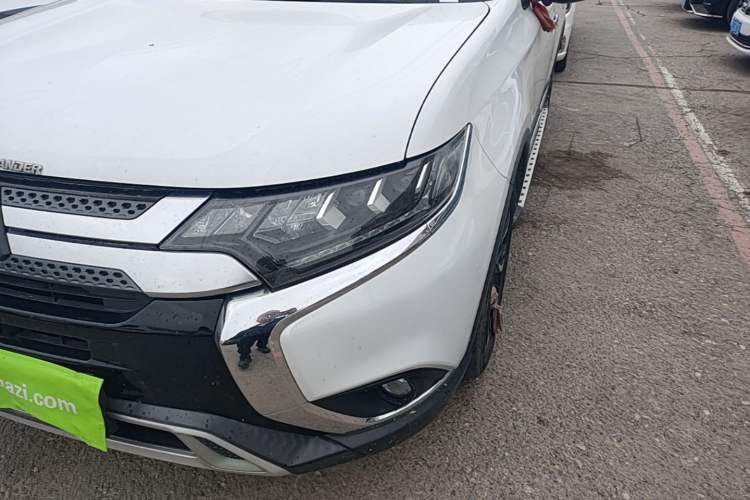 Used Mitsubishi Outlander 2019 2.4L 4x4 Zhi Xiang Edition 5 Seats China VI Standard Left Front Headlight