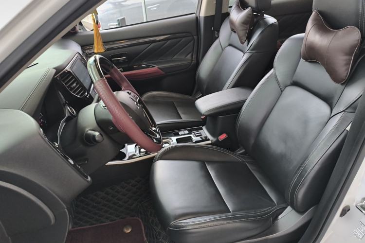 Used Mitsubishi Outlander 2019 2.0L Two-Wheel Drive Comfort Edition 5 Seats China VI Standard Left Front Seat
