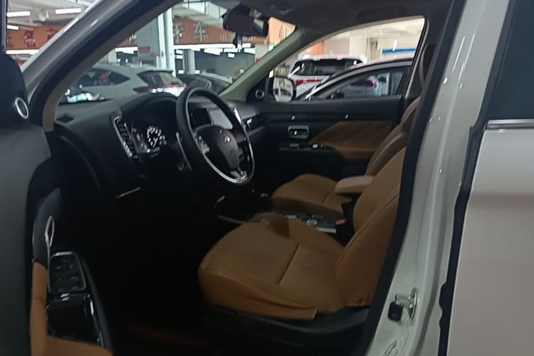 Used Mitsubishi Outlander 2019 2.4L 4x4 Zhi Xiang Edition 5 Seats China V Emission Standard Left Front Seat