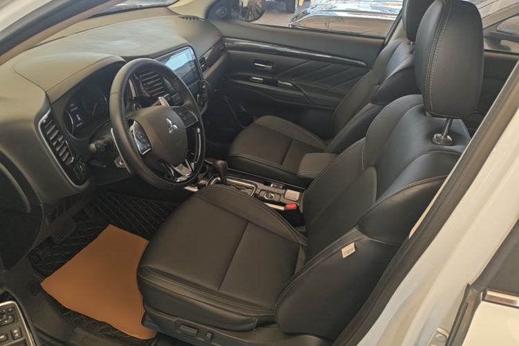 Used Mitsubishi Outlander 2019 2.4L 4x4 Zhi Xiang Edition 5 Seats China VI Standard Left Front Seat