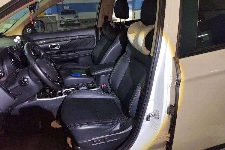 Used Mitsubishi Outlander 2019 2.0L Two-Wheel Drive Comfort Edition 5 Seats China VI Standard Left Front Seat