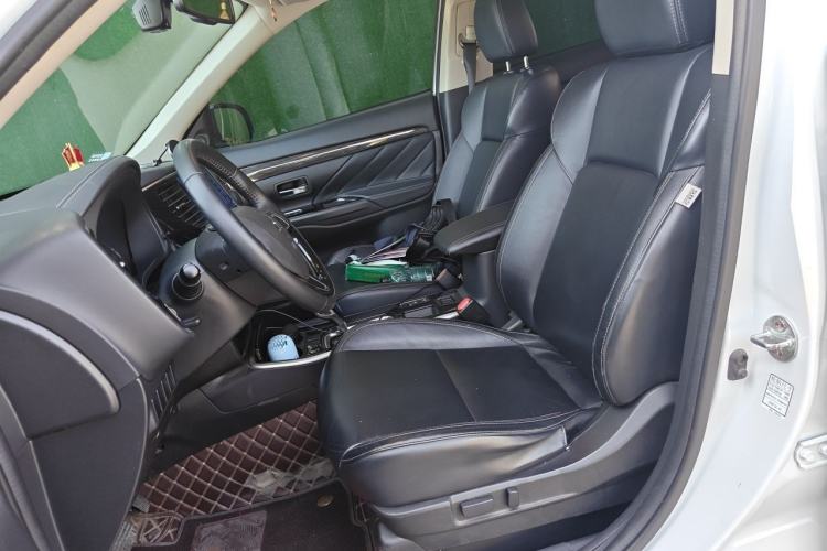 Used Mitsubishi Outlander 2019 2.0L Two-Wheel Drive Comfort Edition 5 Seats China VI Standard Left Front Seat