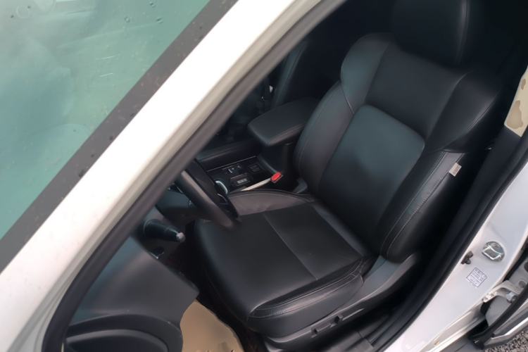 Used Mitsubishi Outlander 2019 2.0L Two-Wheel Drive Comfort Edition 5 Seats China VI Standard Left Front Seat
