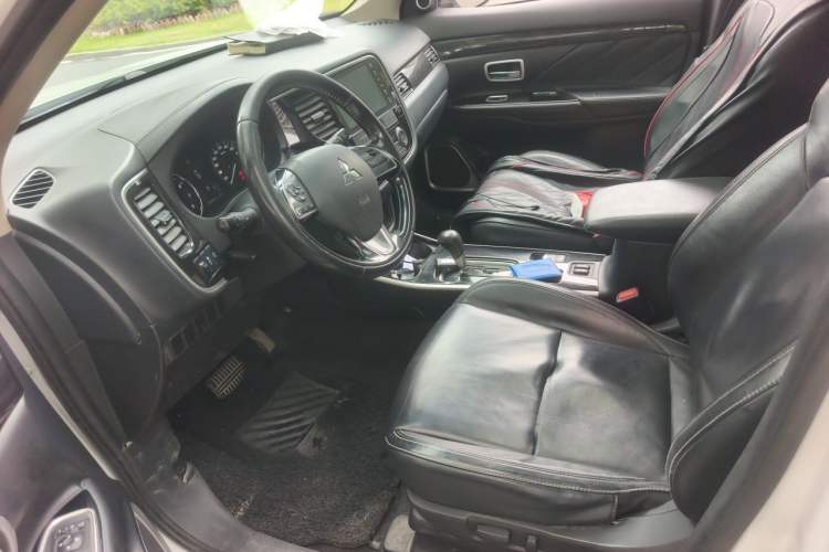 Used Mitsubishi Outlander 2019 2.0L Two-Wheel Drive Comfort Edition 5 Seats China V Standard Left Front Seat