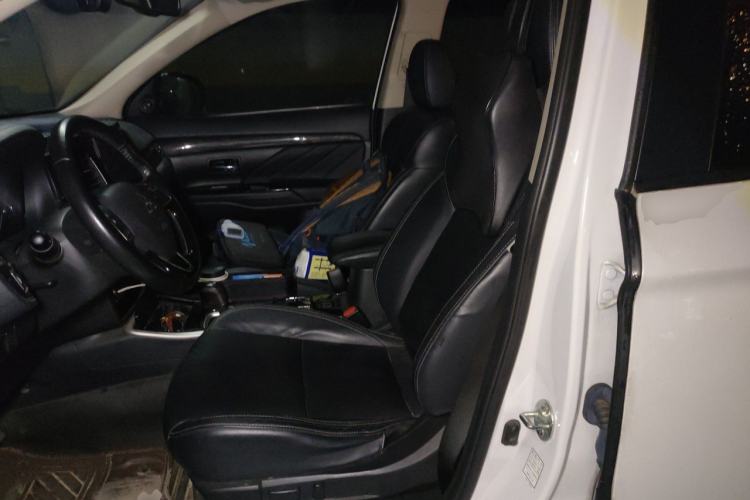 Used Mitsubishi Outlander 2019 2.0L Two-Wheel Drive Comfort Edition 5 Seats China V Standard Left Front Seat