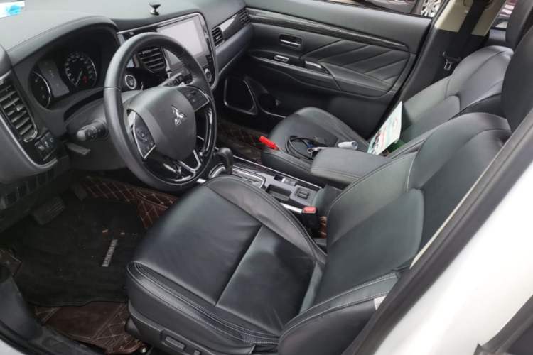 Used Mitsubishi Outlander 2019 2.0L Two-Wheel Drive Comfort Edition 5 Seats China VI Standard Left Front Seat