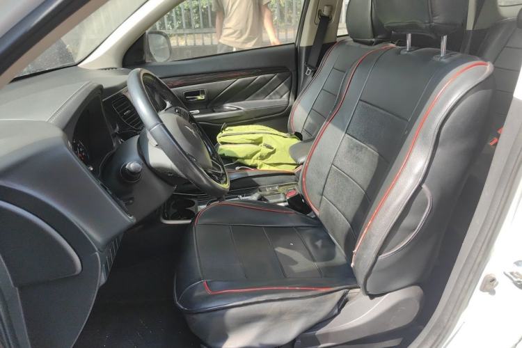 Used Mitsubishi Outlander 2019 2.0L Two-Wheel Drive Comfort Edition 5 Seats China V Standard Left Front Seat