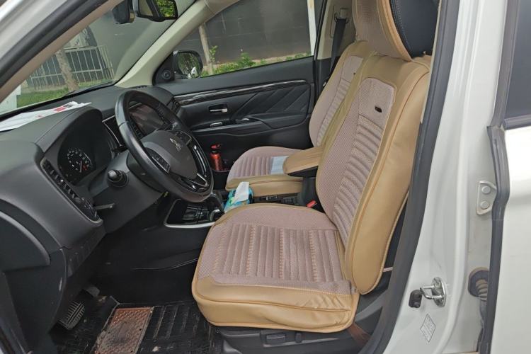 Used Mitsubishi Outlander 2019 2.0L Two-Wheel Drive Comfort Edition 5 Seats China V Standard Left Front Seat