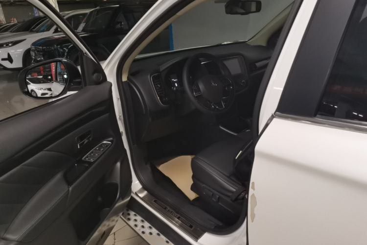 Used Mitsubishi Outlander 2019 2.0L Two-Wheel Drive Comfort Edition 5 Seats China VI Standard Left Front Seat