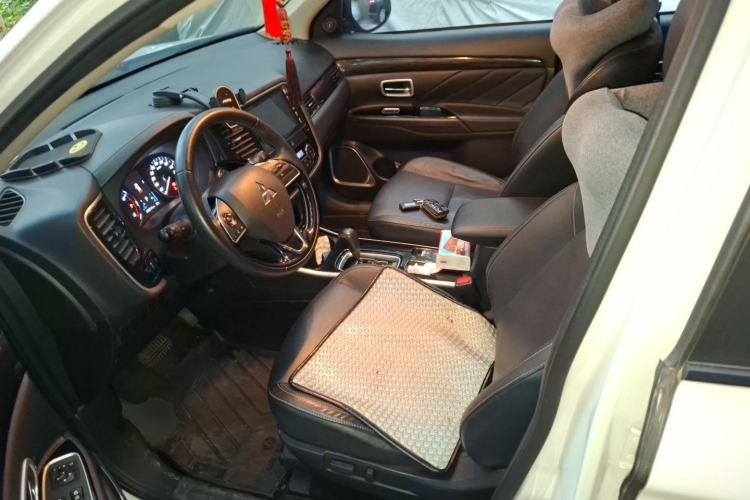 Used Mitsubishi Outlander 2019 2.0L Two-Wheel Drive Comfort Edition 5 Seats China V Standard Left Front Seat