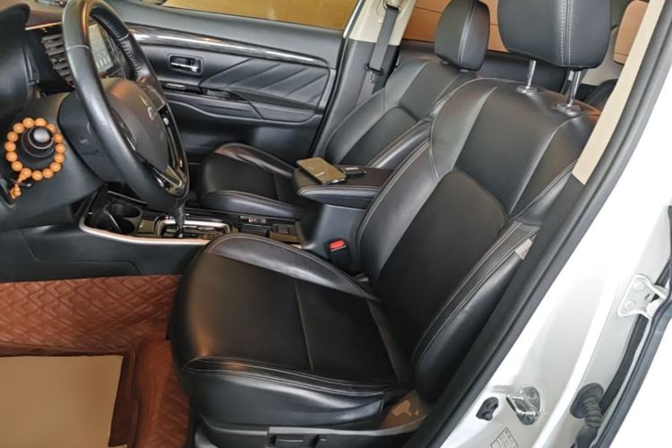 Used Mitsubishi Outlander 2019 2.0L Two-Wheel Drive Comfort Edition 5 Seats China VI Standard Left Front Seat
