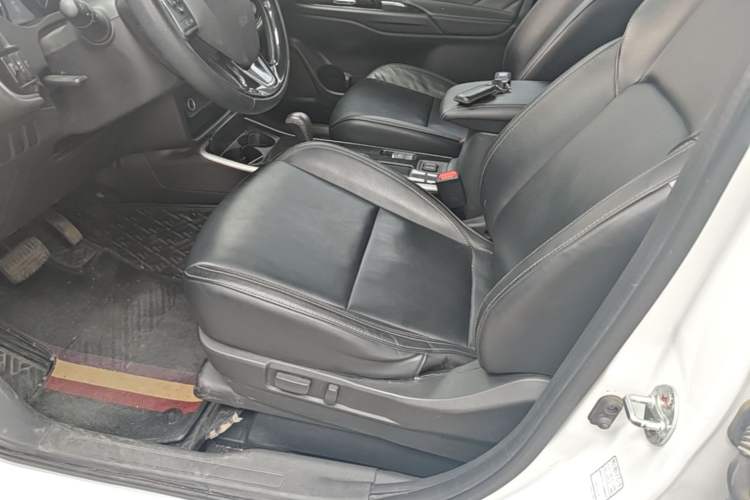 Used Mitsubishi Outlander 2019 2.0L Two-Wheel Drive Comfort Edition 5 Seats China VI Standard Left Front Seat