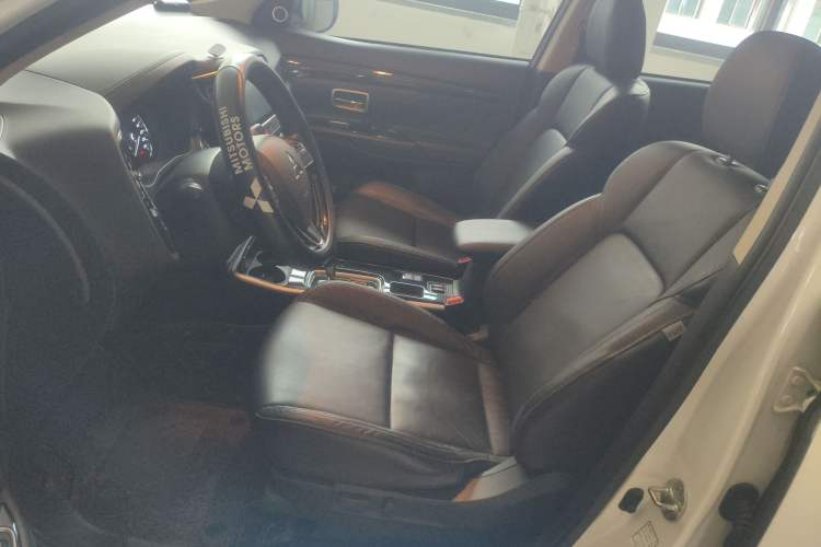 Used Mitsubishi Outlander 2019 2.0L Two-Wheel Drive Comfort Edition 5 Seats China V Standard Left Front Seat