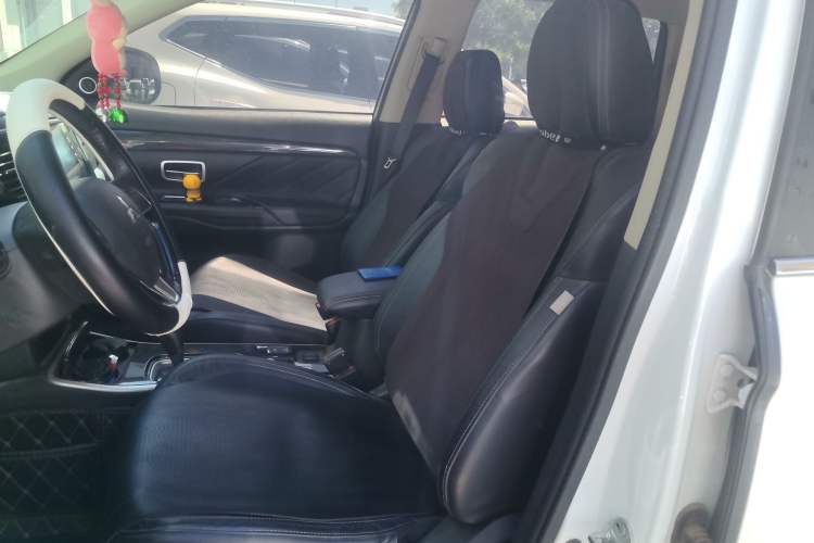 Used Mitsubishi Outlander 2019 2.0L Two-Wheel Drive Comfort Edition 5 Seats China V Standard Left Front Seat