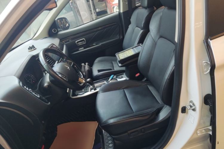 Used Mitsubishi Outlander 2019 2.0L Two-Wheel Drive Comfort Edition 5 Seats China V Standard Left Front Seat