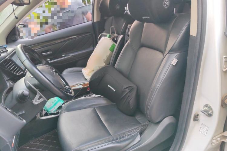 Used Mitsubishi Outlander 2019 2.4L 4x4 Zhi Xiang Edition 7 Seats China VI Standard Left Front Seat