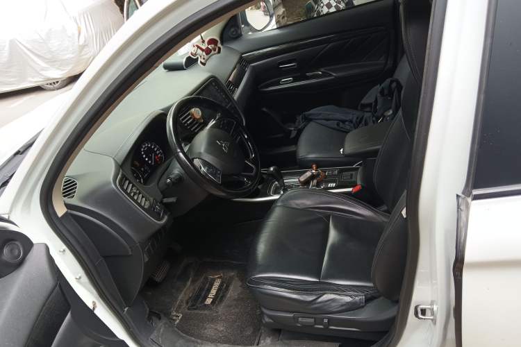 Used Mitsubishi Outlander 2019 2.0L Two-Wheel Drive Comfort Edition 5 Seats China V Standard Left Front Seat