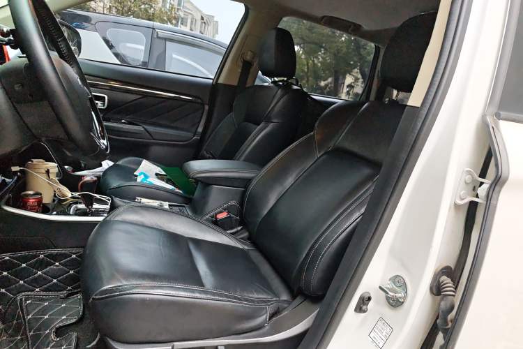Used Mitsubishi Outlander 2019 2.0L Two-Wheel Drive Comfort Edition 5 Seats China VI Standard Left Front Seat