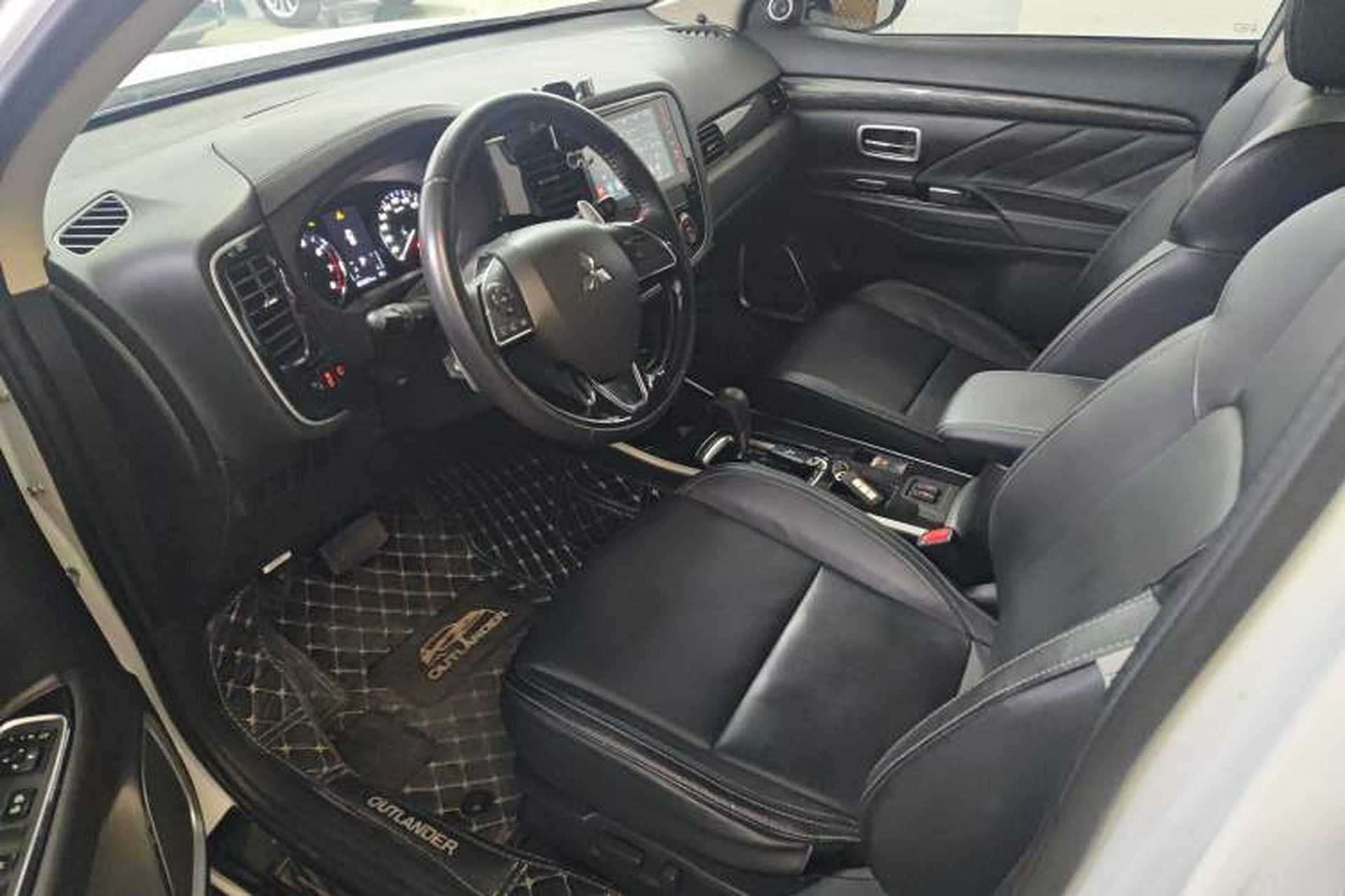 Used Mitsubishi Outlander 2019 2.0L Two-Wheel Drive Comfort Edition 7-Seater China VI Standard Left Front Seat