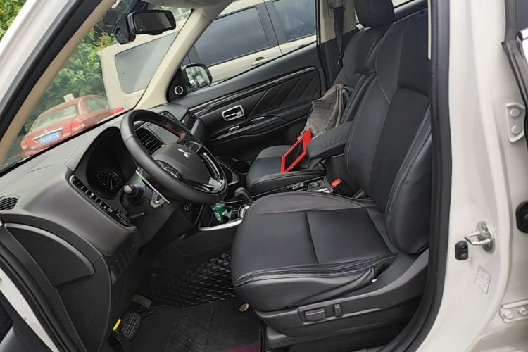 Used Mitsubishi Outlander 2019 2.4L 4x4 Zhi Xiang Edition 7 Seats China VI Standard Left Front Seat