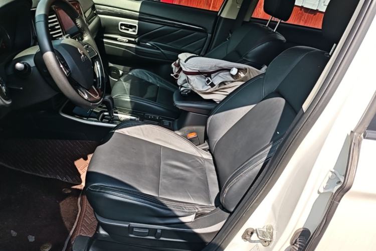 Used Mitsubishi Outlander 2019 2.0L Two-Wheel Drive Comfort Edition 5 Seats China V Standard Left Front Seat